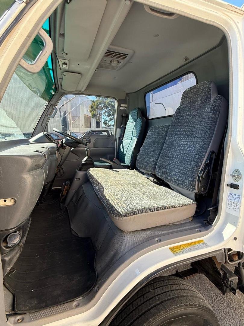 2007 Isuzu N Series NPR 400 image 14