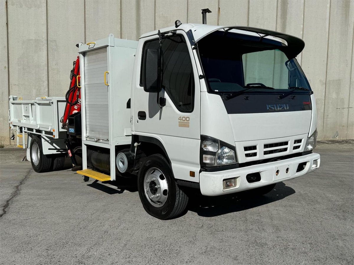 2007 Isuzu N Series NPR 400 image 12