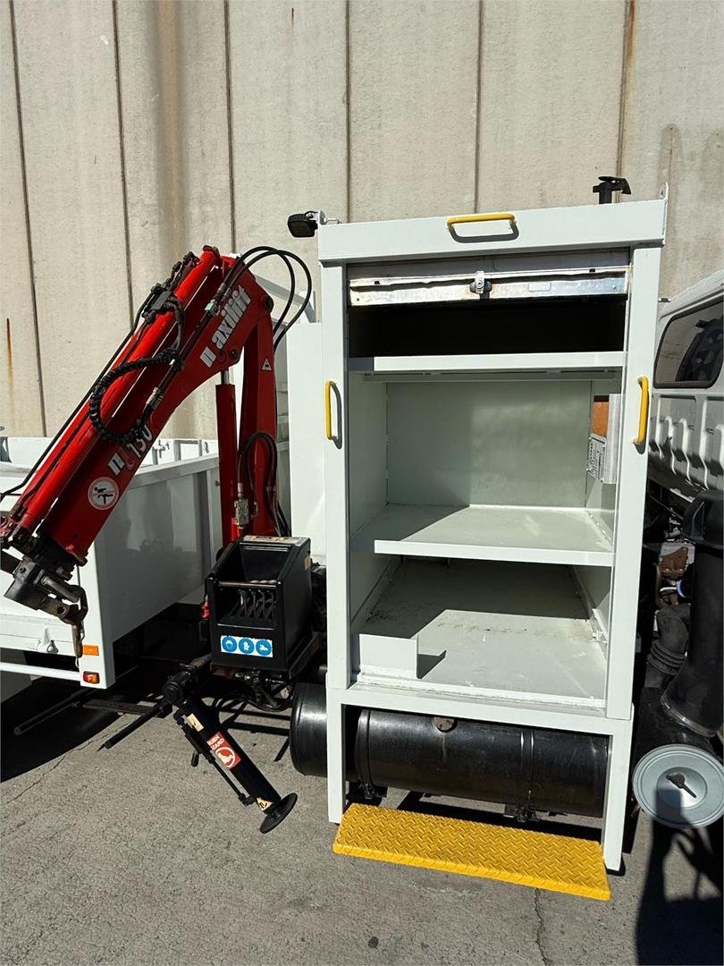 2007 Isuzu N Series NPR 400 image 9