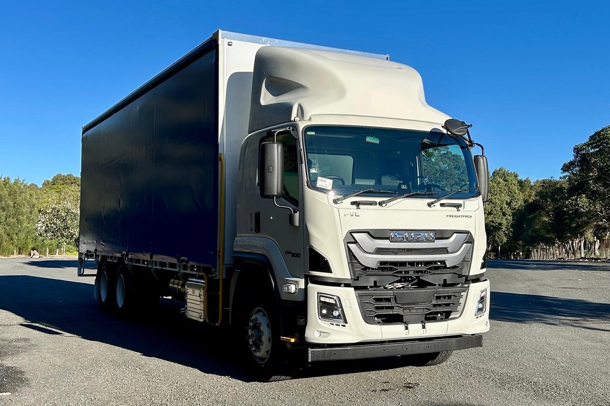 2026 Isuzu F Series FVL 260-300 Freightpack image 8