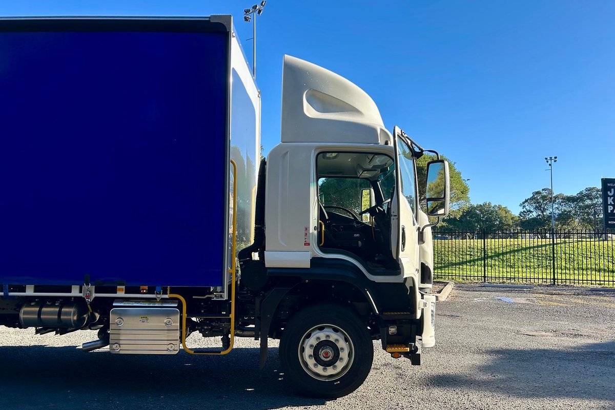 2026 Isuzu F Series FVL 260-300 Freightpack image 21