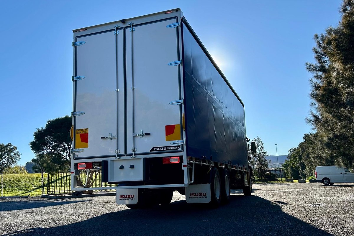 2026 Isuzu F Series FVL 260-300 Freightpack image 6