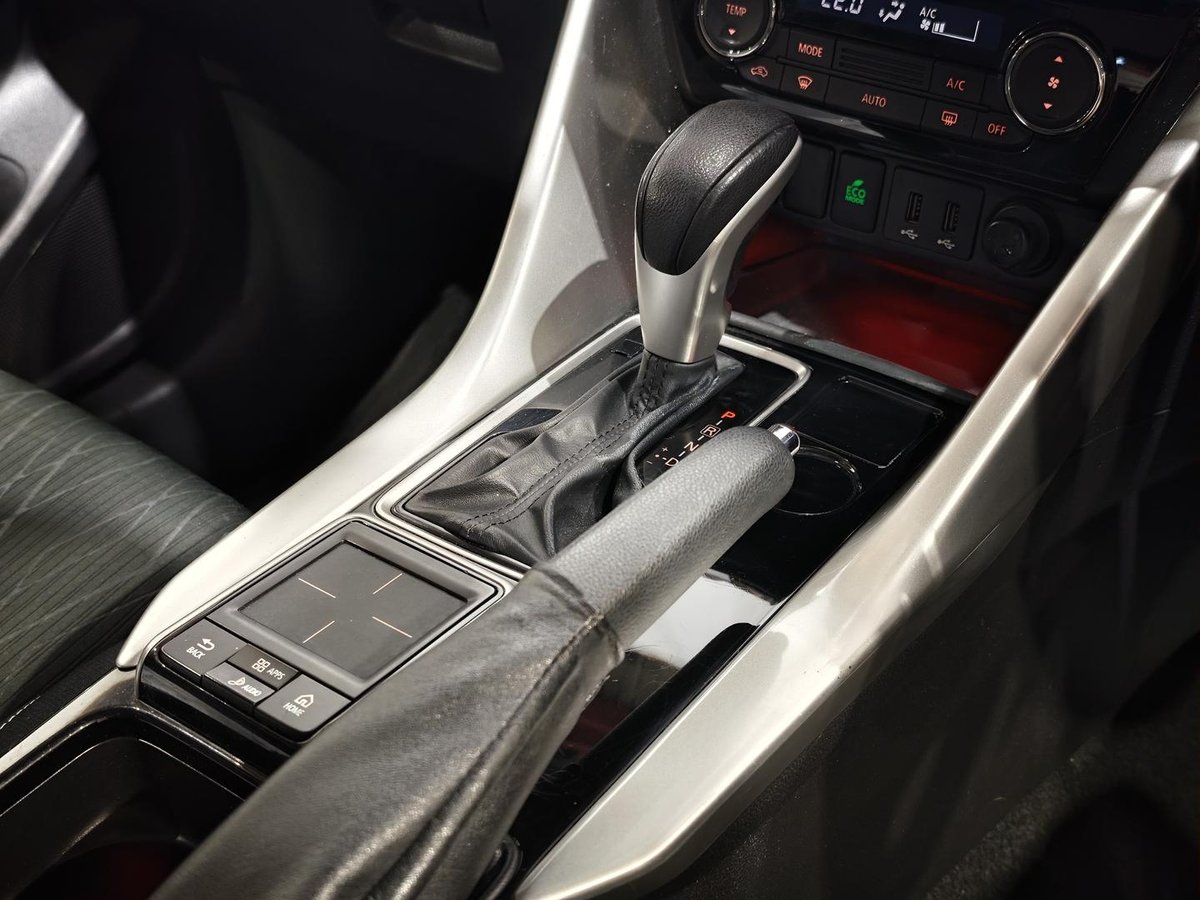 2018 Mitsubishi Eclipse Cross ES YA MY18 image 13