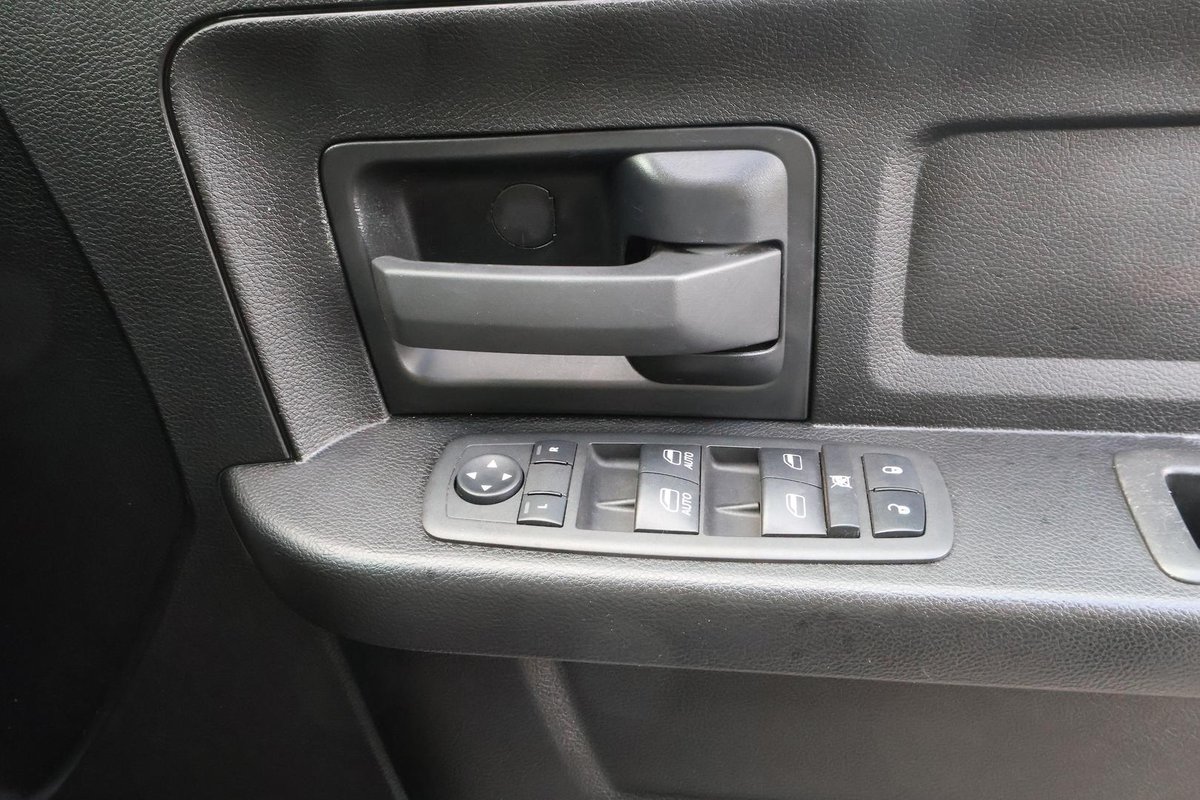 2022 RAM 1500 Express DS MY22 4X4 Dual Range image 18