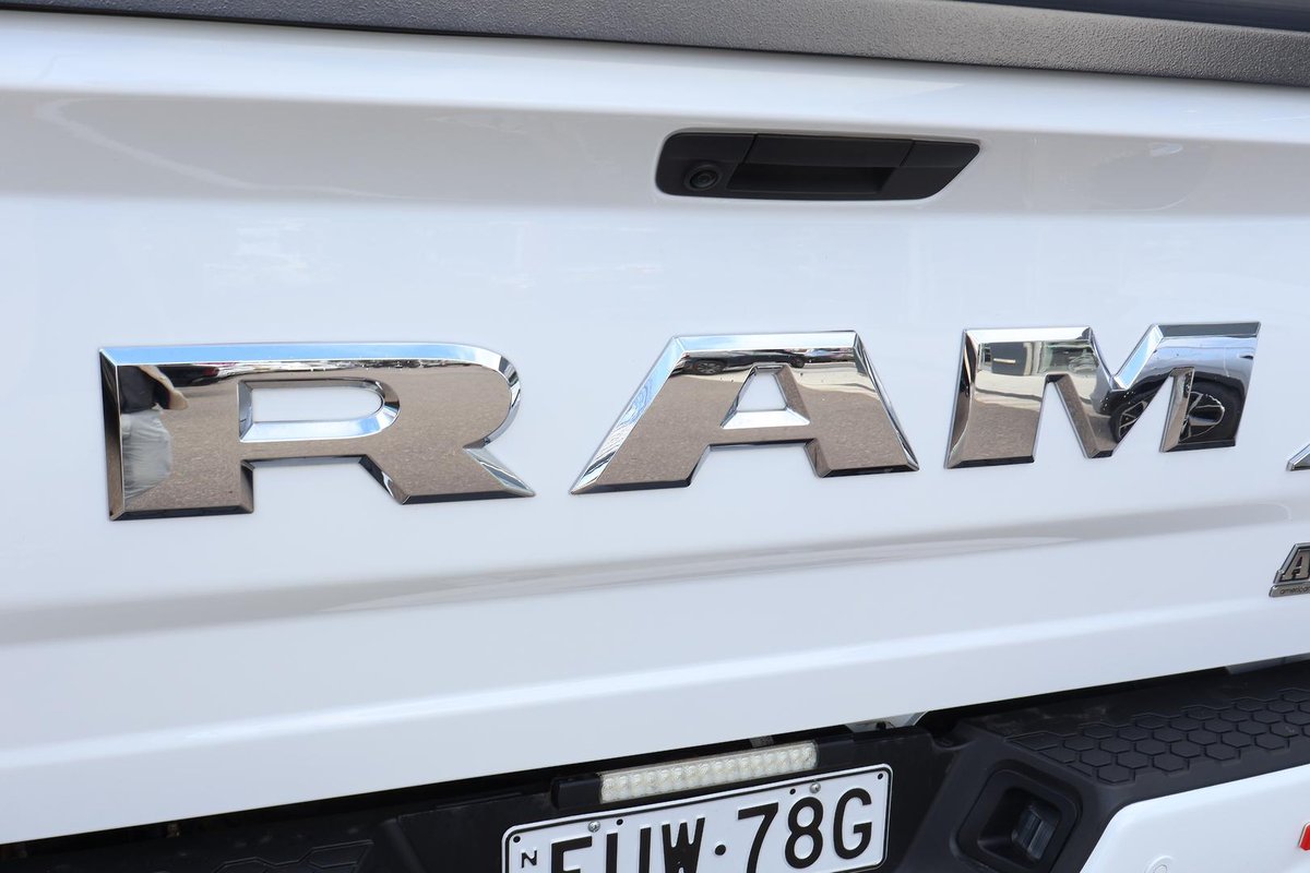 2022 RAM 1500 Express DS MY22 4X4 Dual Range image 26