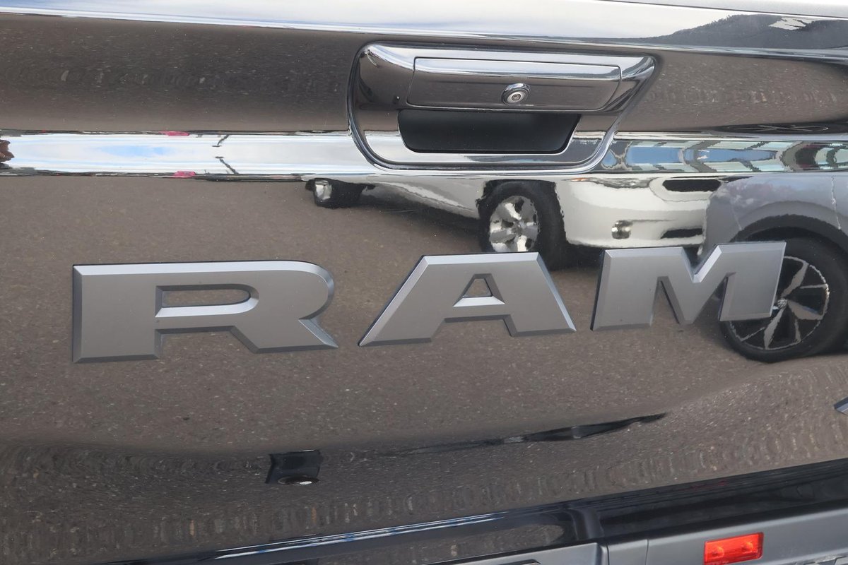 2021 RAM 1500 Limited DT MY22 4X4 Dual Range image 36