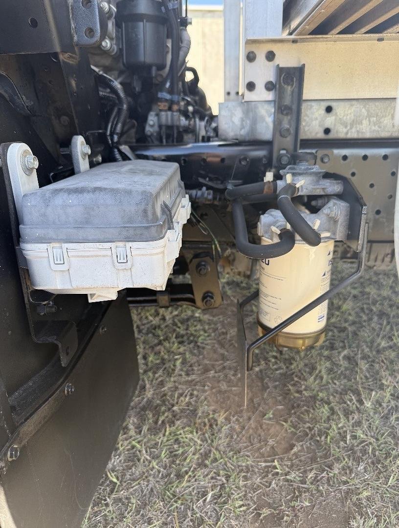 2018 Isuzu N Series Npr 45/55-155 Tradepack image 11
