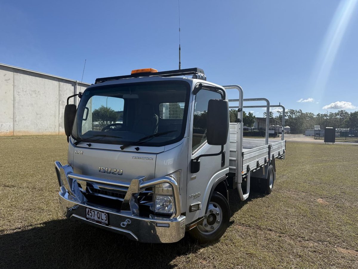 2018 Isuzu N Series Npr 45/55-155 Tradepack image 12