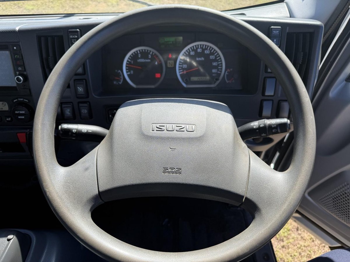 2018 Isuzu N Series Npr 45/55-155 Tradepack image 16