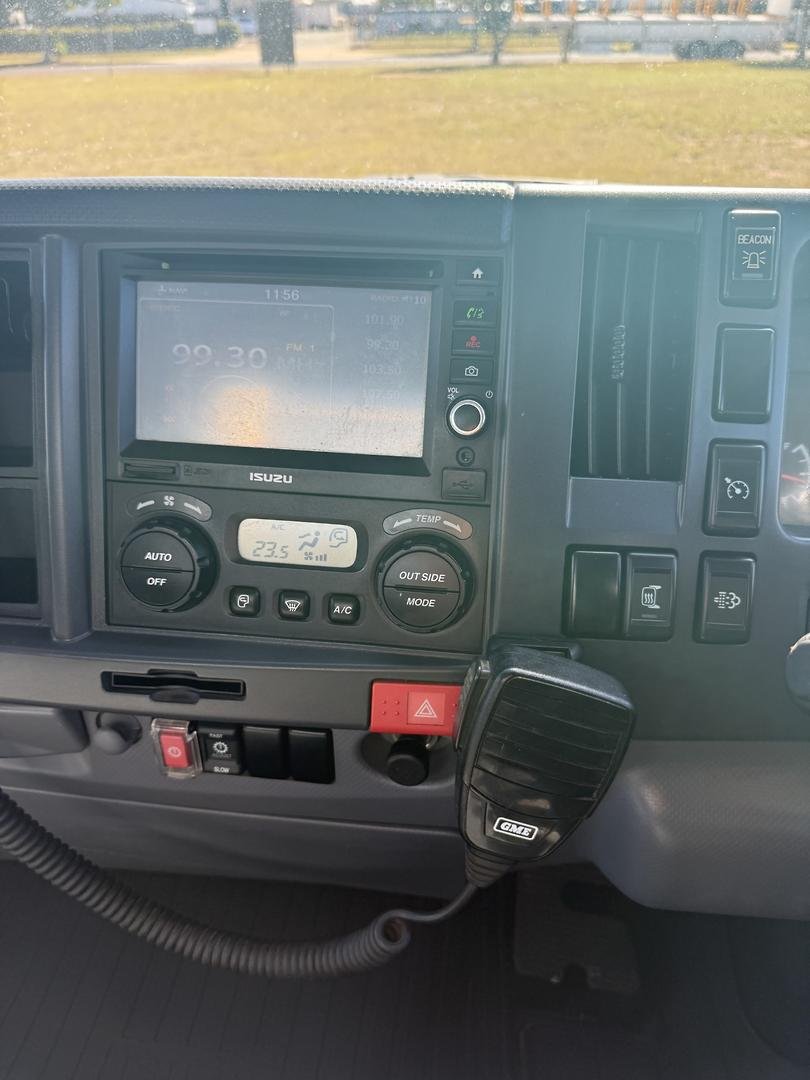 2018 Isuzu N Series Npr 45/55-155 Tradepack image 18