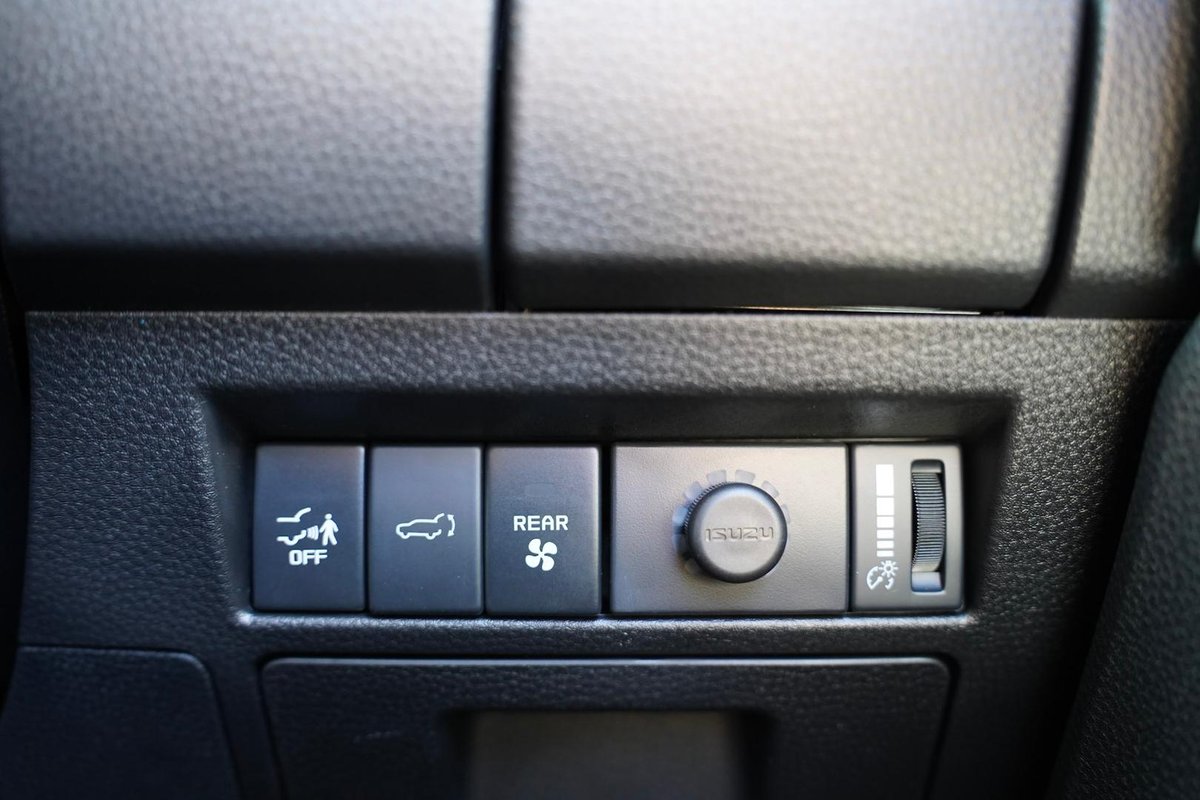 2026 Isuzu MU-X LS-T MY25.5 4X4 Dual Range image 14