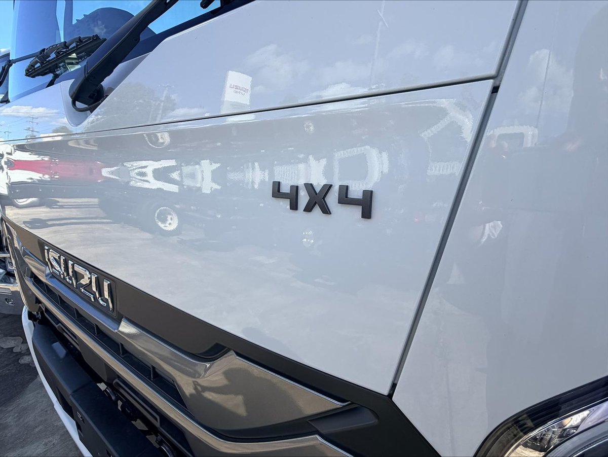 2026 Isuzu N Series image 19