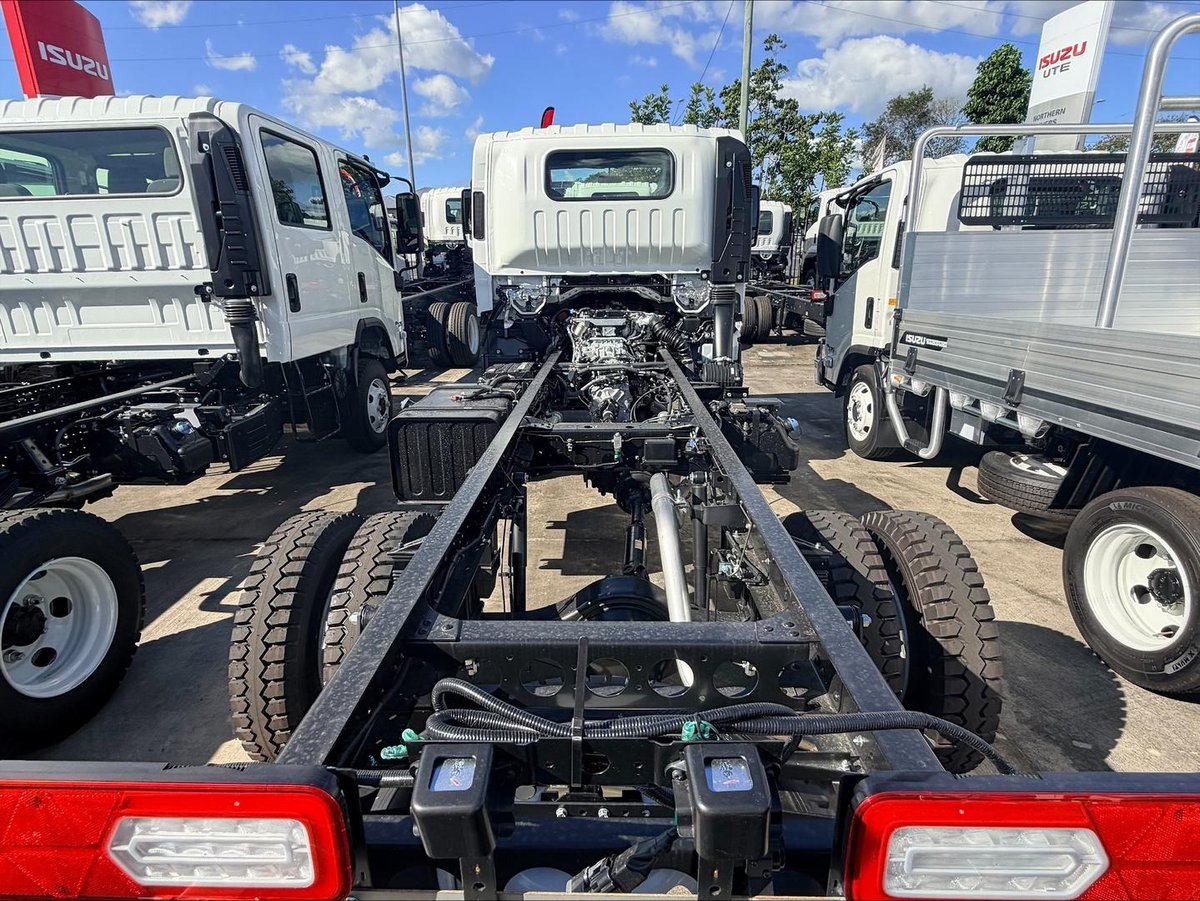 2026 Isuzu N Series image 16