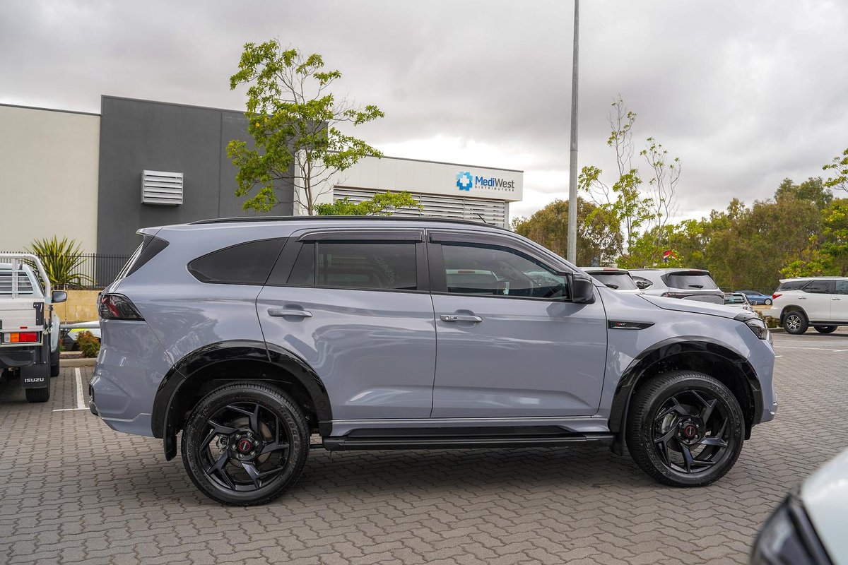 2025 Isuzu MU-X X-TERRAIN MY25.5 4X4 Dual Range image 2