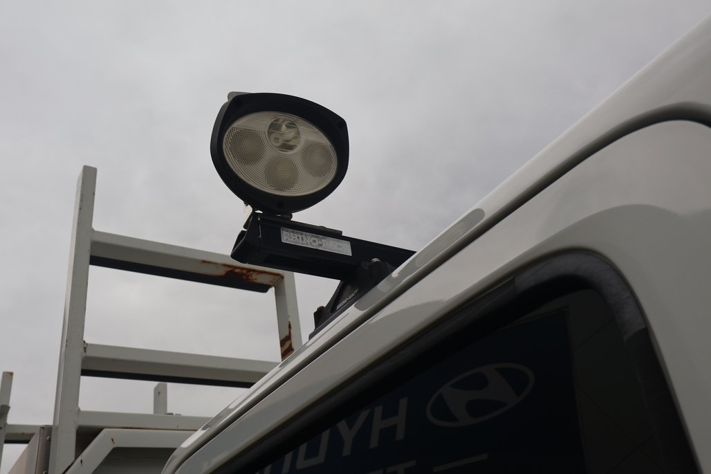 2017 ISUZU NPS 75-155 image 16