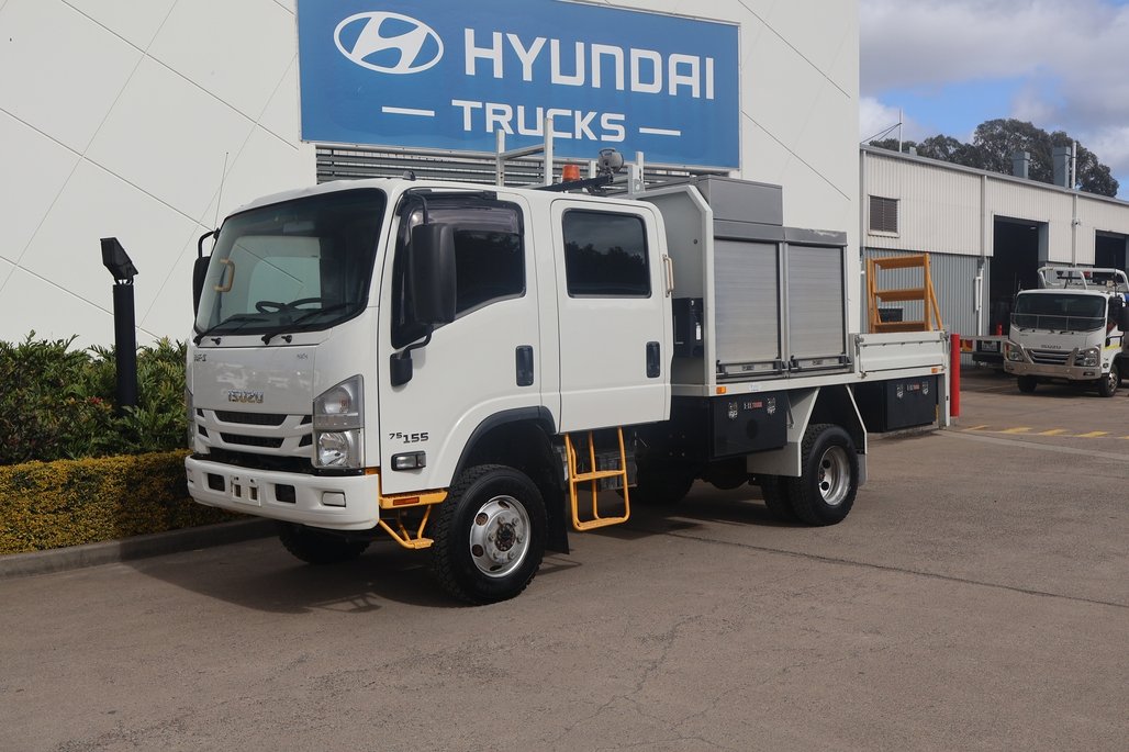 2017 Isuzu Nps Truck