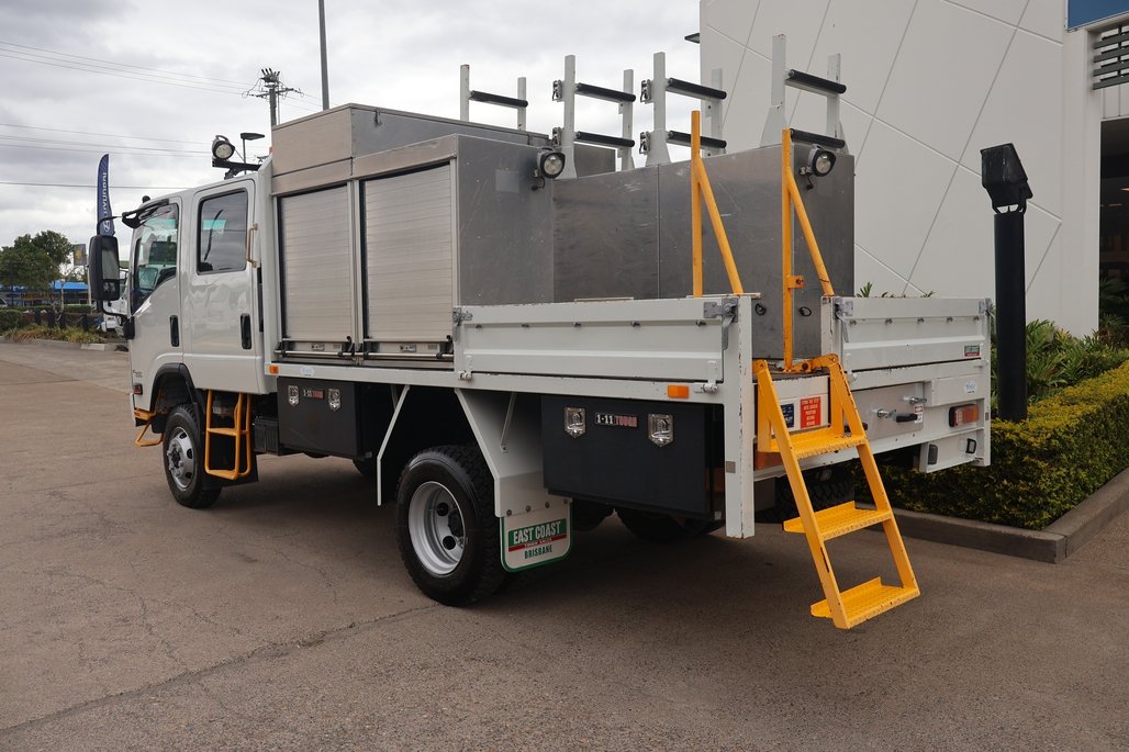 2017 ISUZU NPS 75-155 image 4
