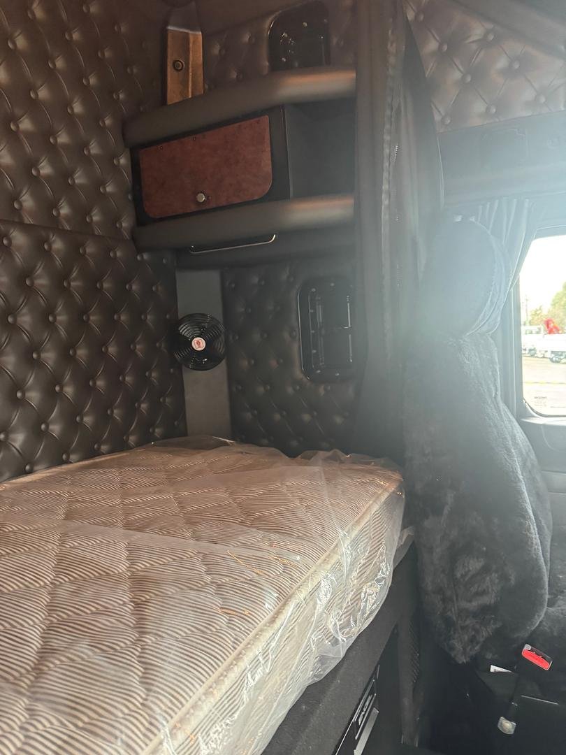 2023 Kenworth K200 image 13