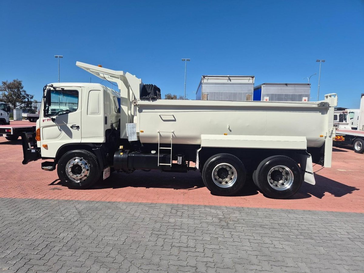 2008 Hino Fm 2627-500 Series Auto 6X4 11Cm3 Tipper And Rops image 14