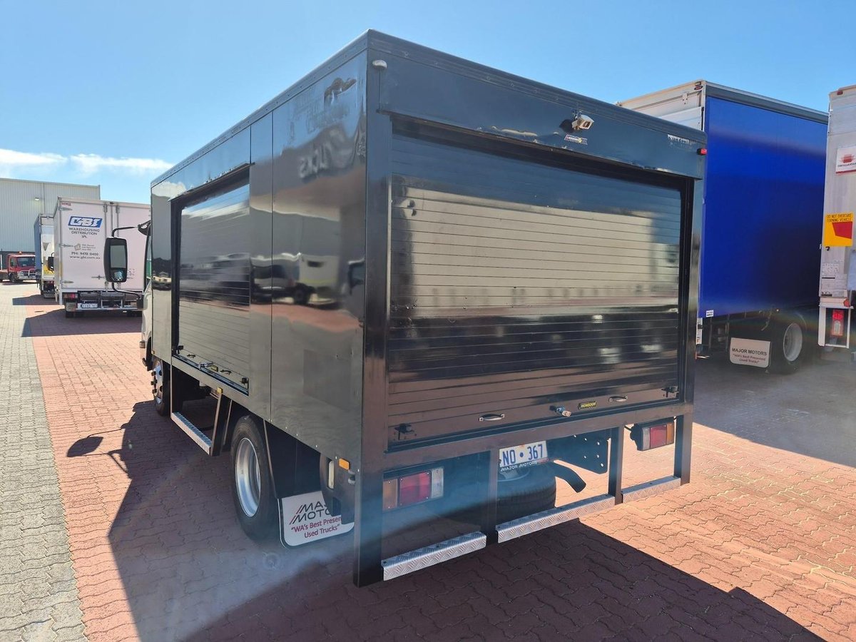 2017 Isuzu Npr65-190  3 Ton Service Body image 14