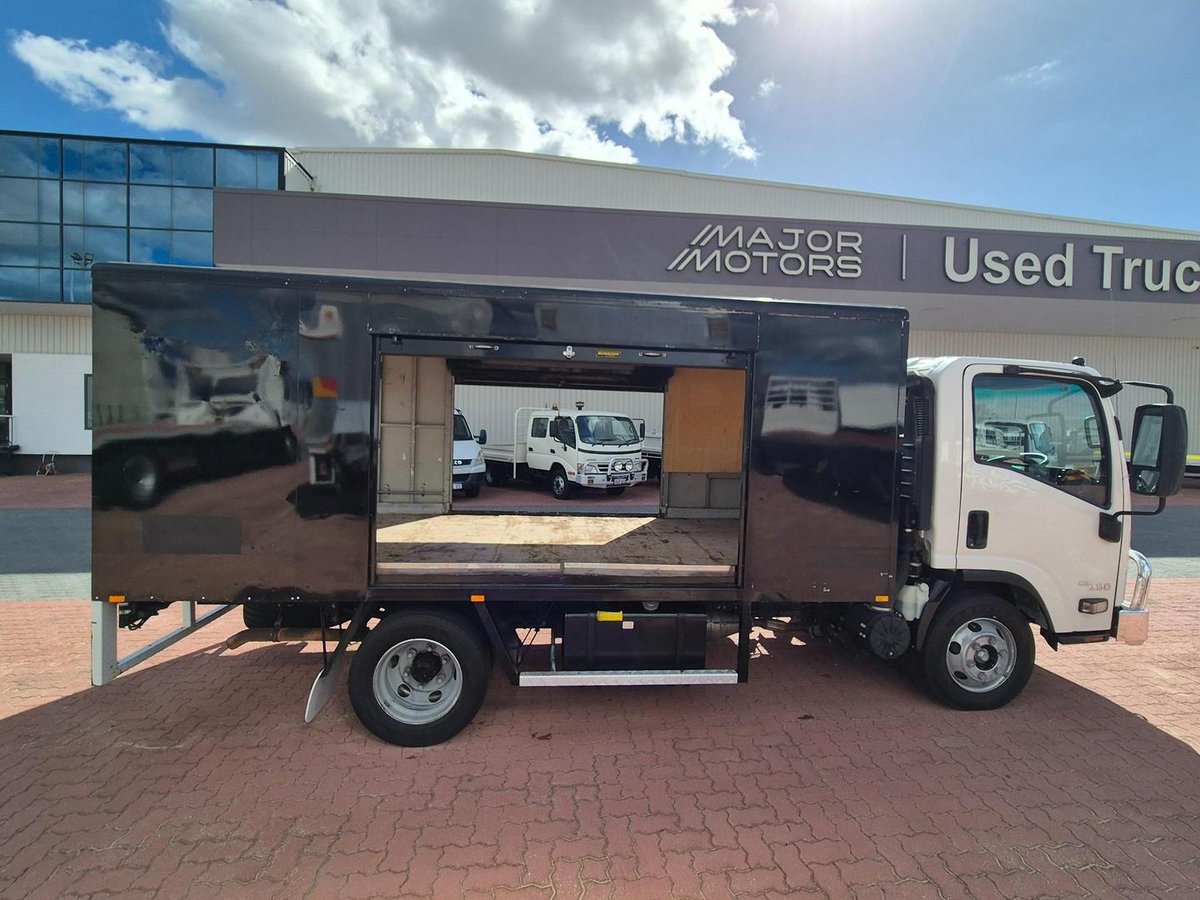 2017 Isuzu Npr65-190  3 Ton Service Body image 12