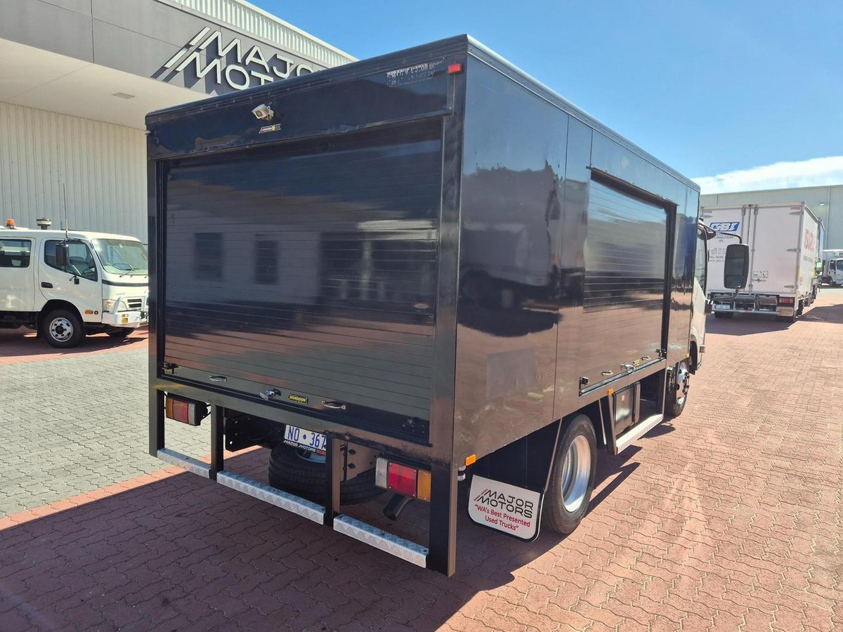 2017 Isuzu Npr65-190  3 Ton Service Body image 17