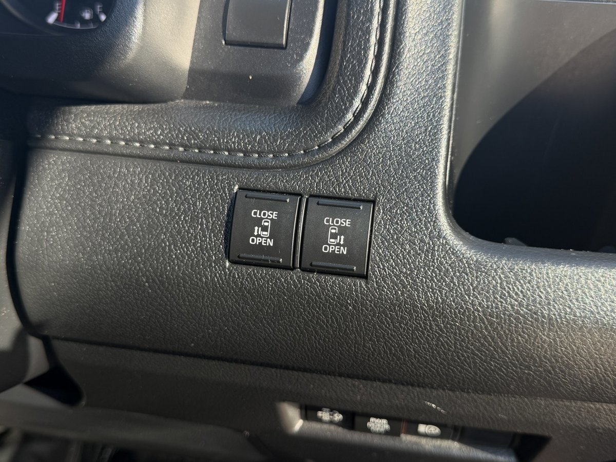 2021 Toyota Granvia VX GDH303R image 19