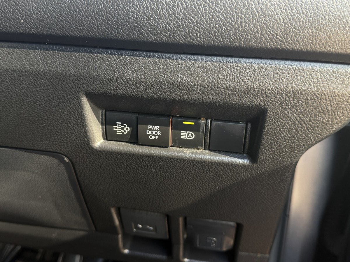2021 Toyota Granvia VX GDH303R image 21