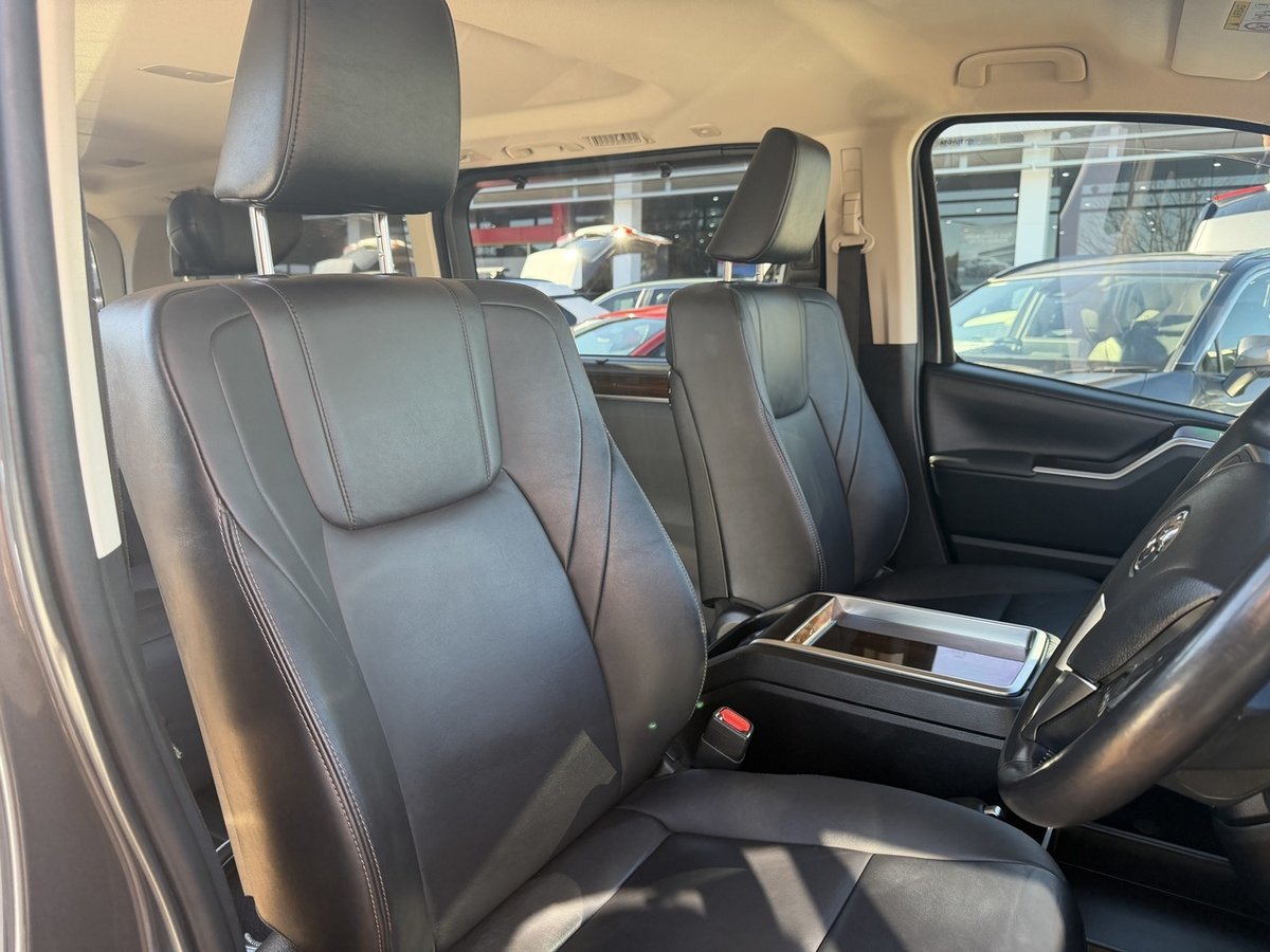 2021 Toyota Granvia VX GDH303R image 23