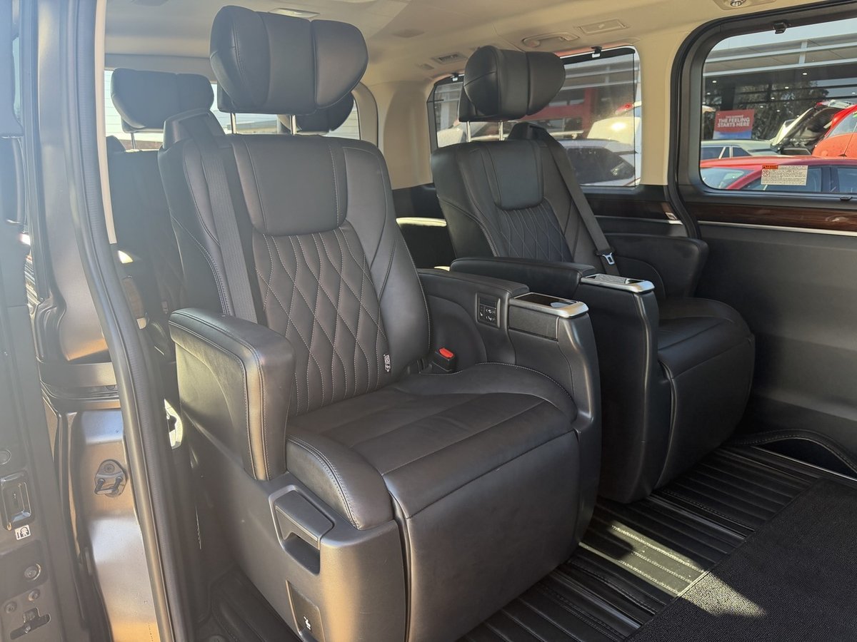 2021 Toyota Granvia VX GDH303R image 24