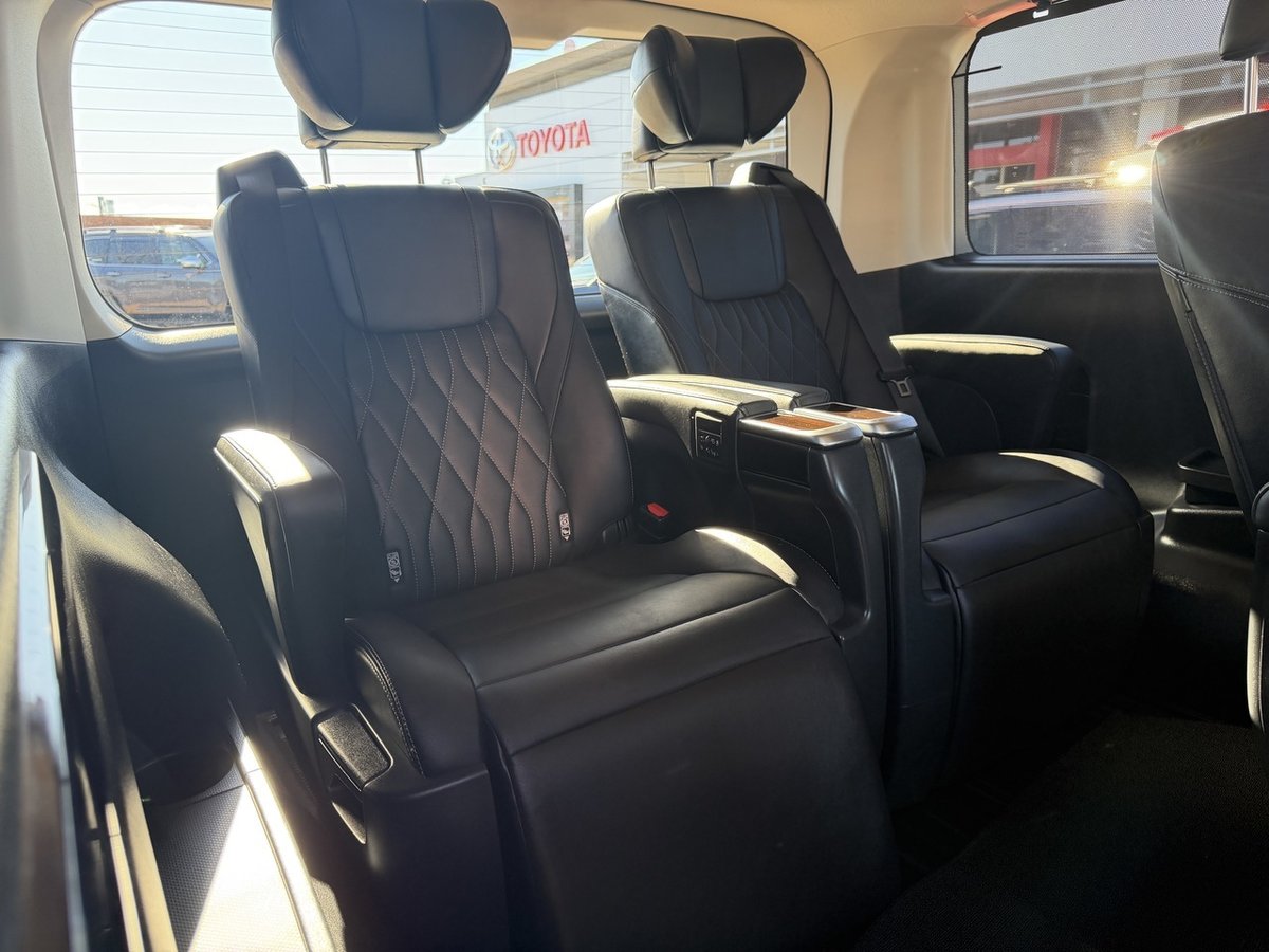 2021 Toyota Granvia VX GDH303R image 27