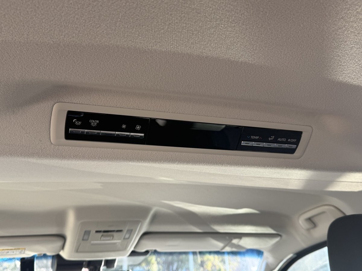 2021 Toyota Granvia VX GDH303R image 30