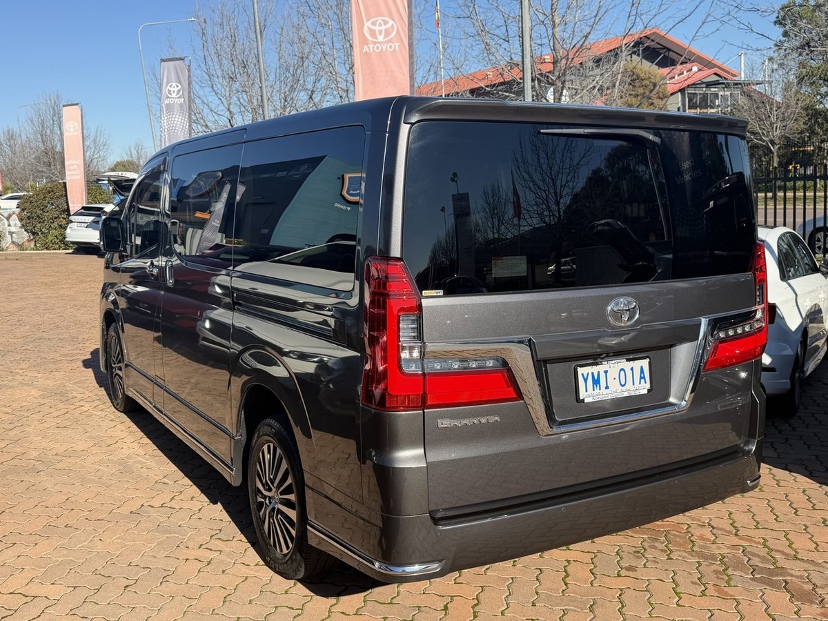 2021 Toyota Granvia VX GDH303R image 7
