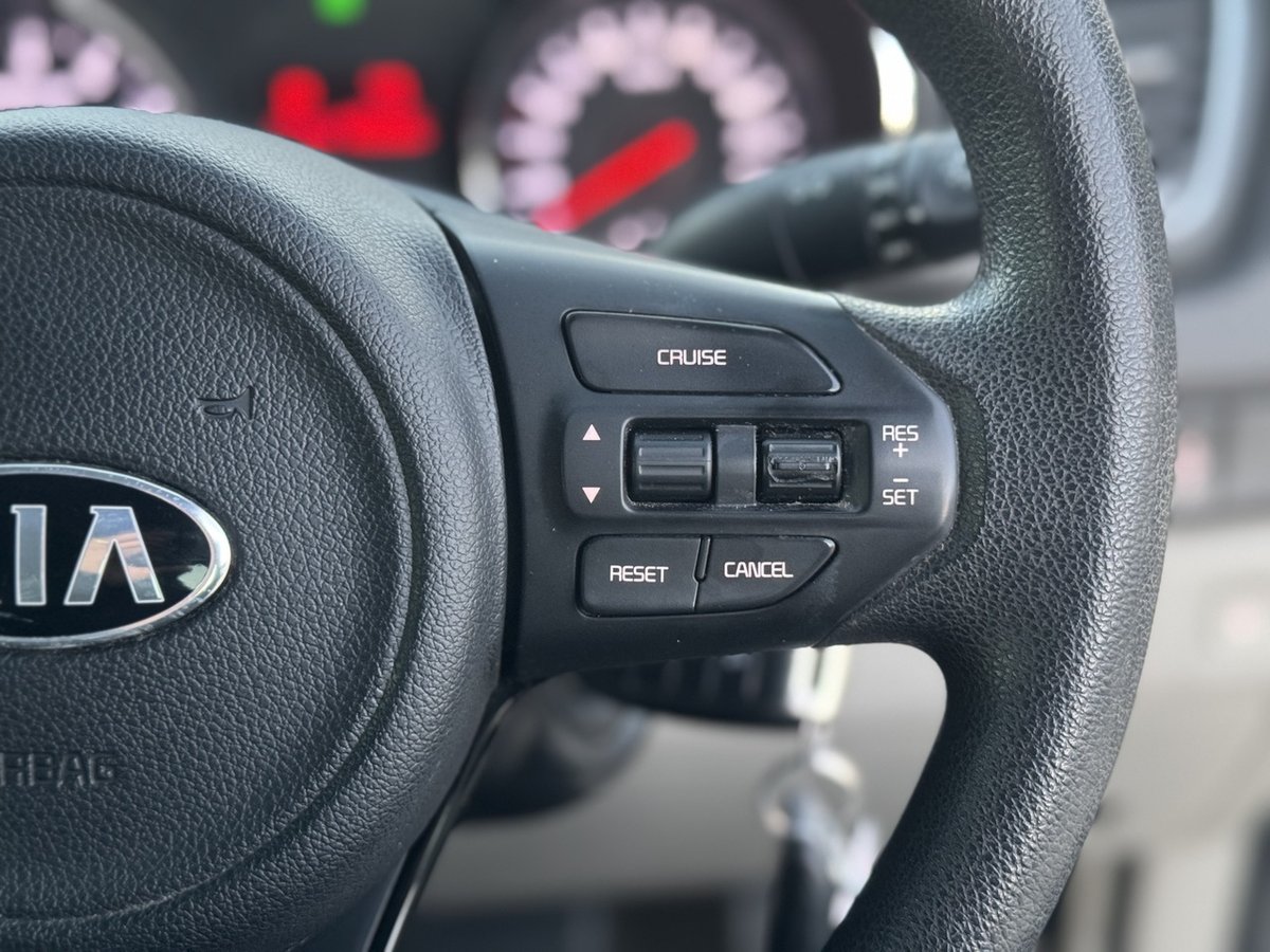 2017 Kia Carnival S YP MY17 image 15