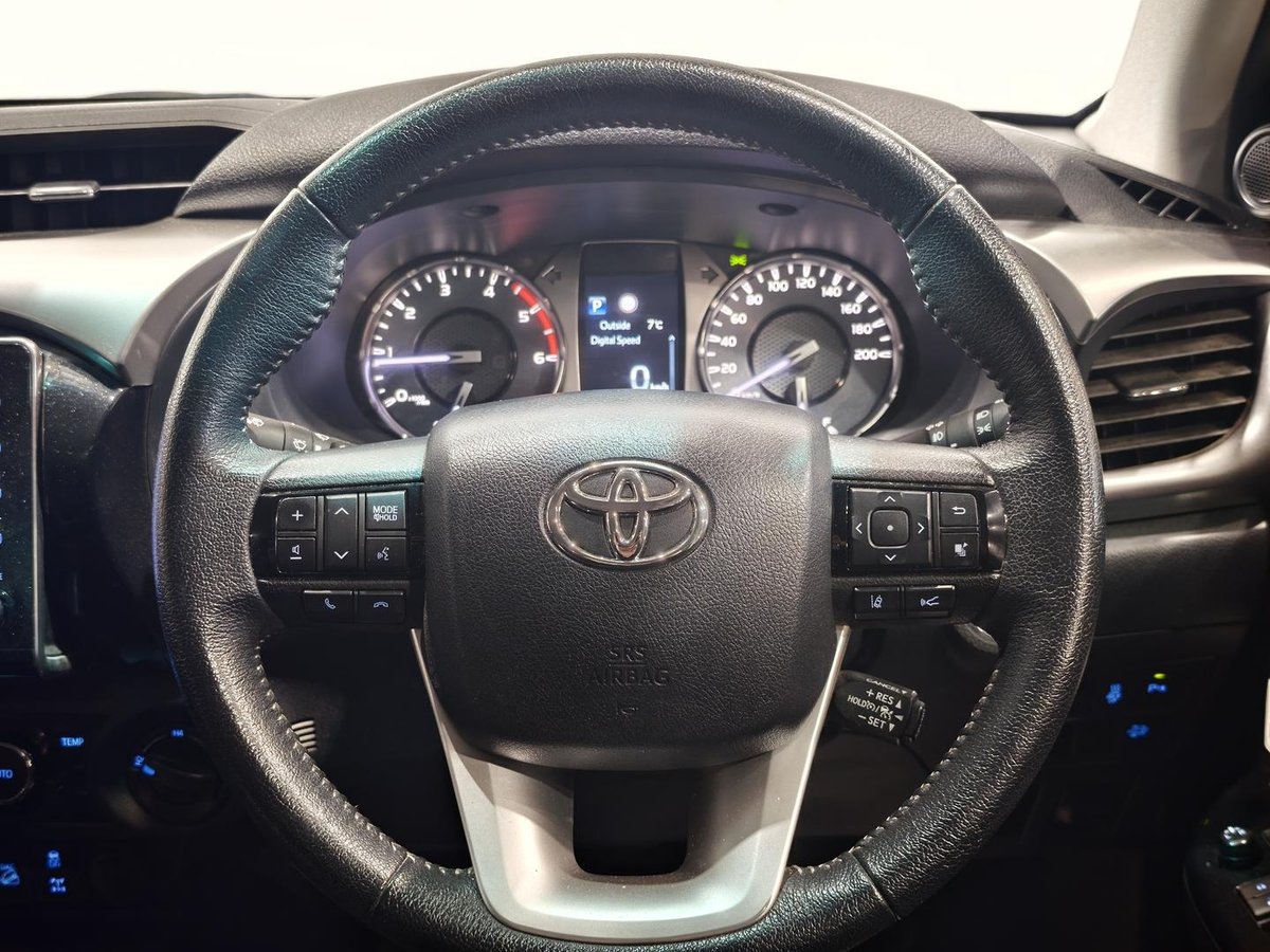 2021 Toyota Hilux SR5 GUN126R 4X4 Dual Range image 8