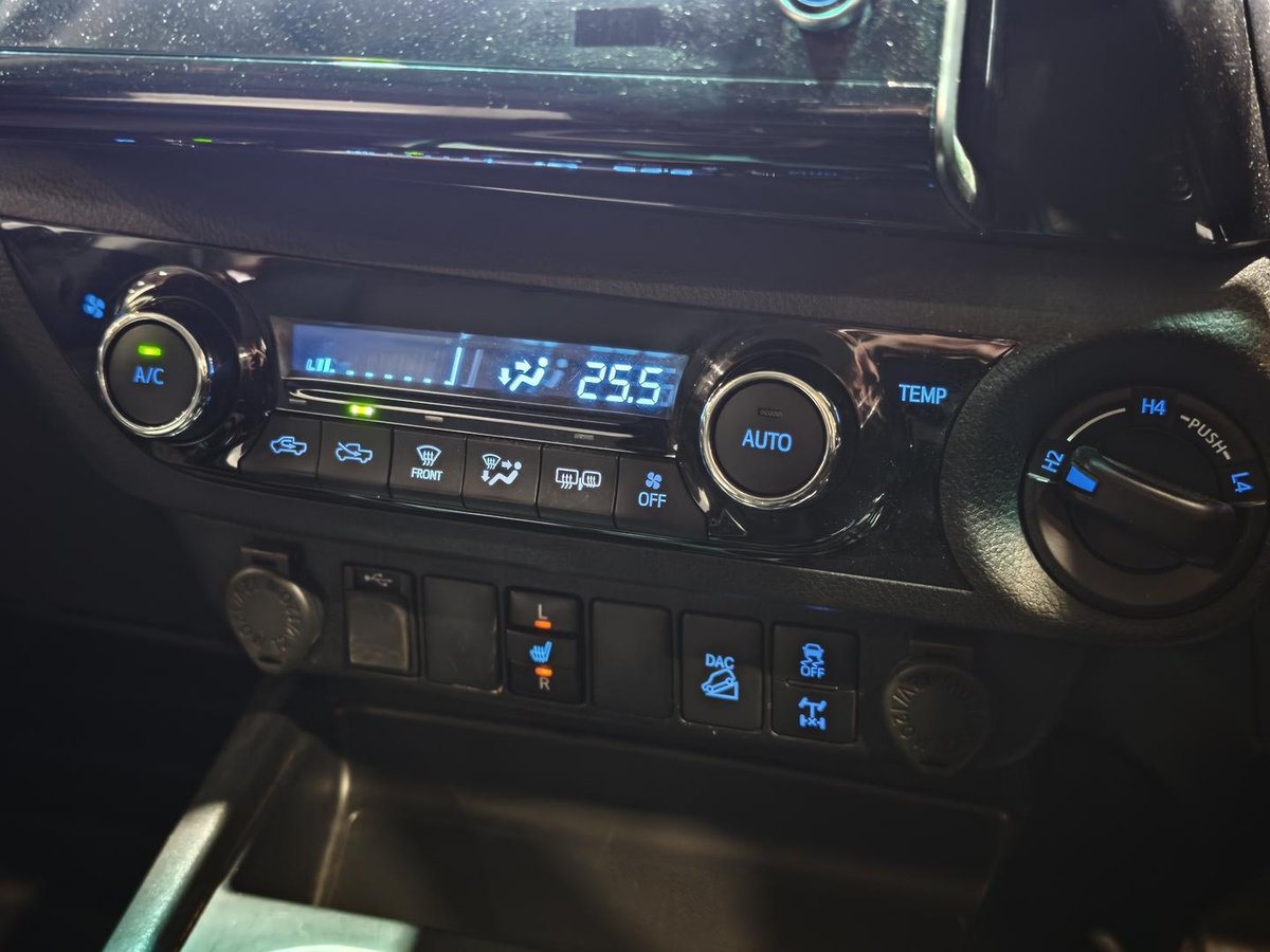 2021 Toyota Hilux SR5 GUN126R 4X4 Dual Range image 12