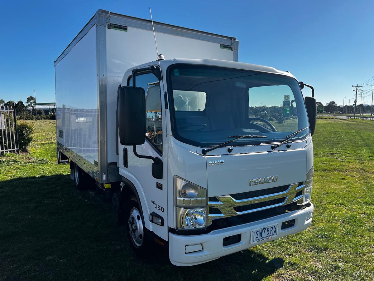 2021 Isuzu N Series NNR 45-150 Vanpack image 20