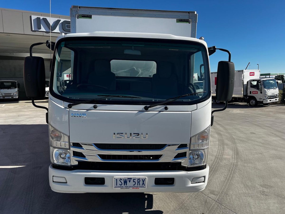 2021 Isuzu N Series NNR 45-150 Vanpack image 4