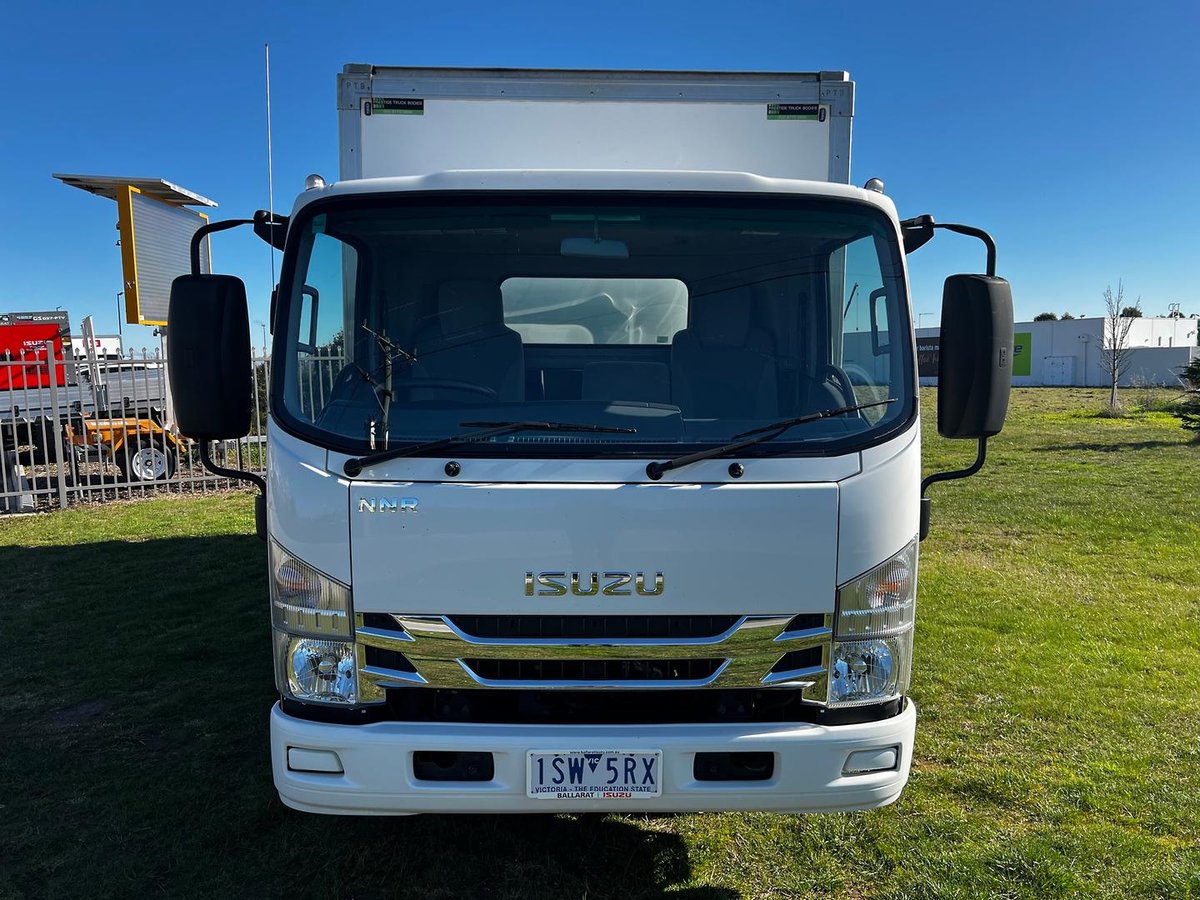 2021 Isuzu N Series NNR 45-150 Vanpack image 28