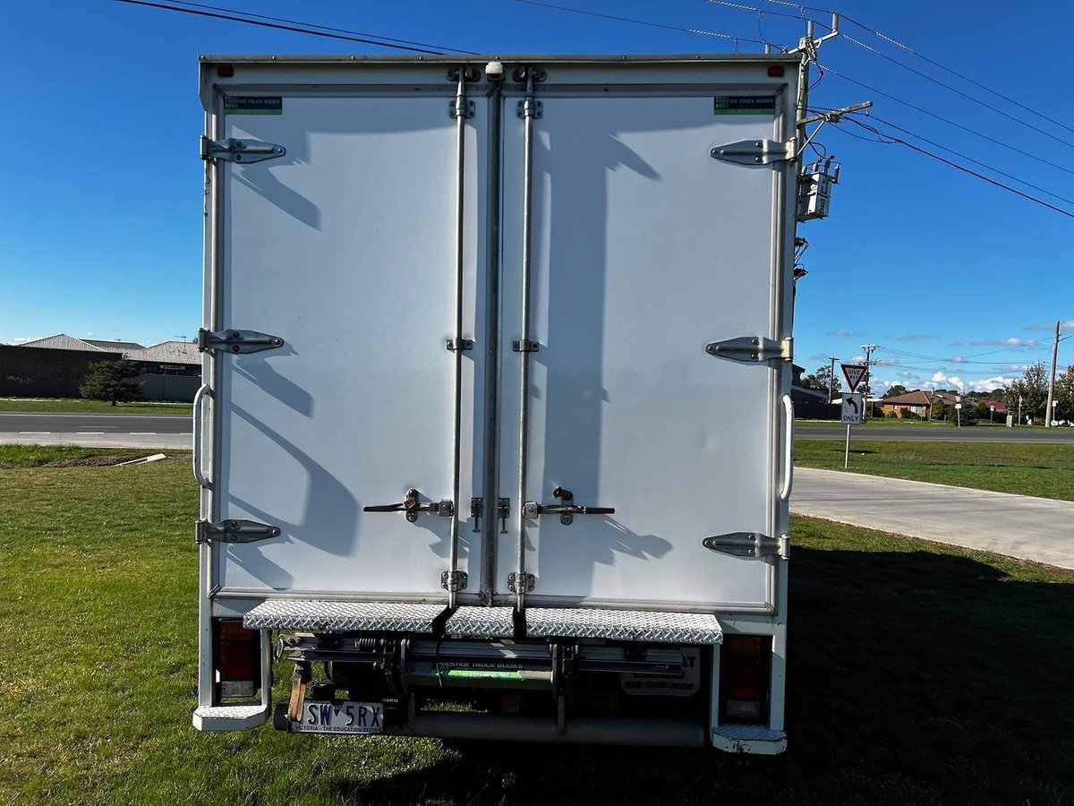 2021 Isuzu N Series NNR 45-150 Vanpack image 23