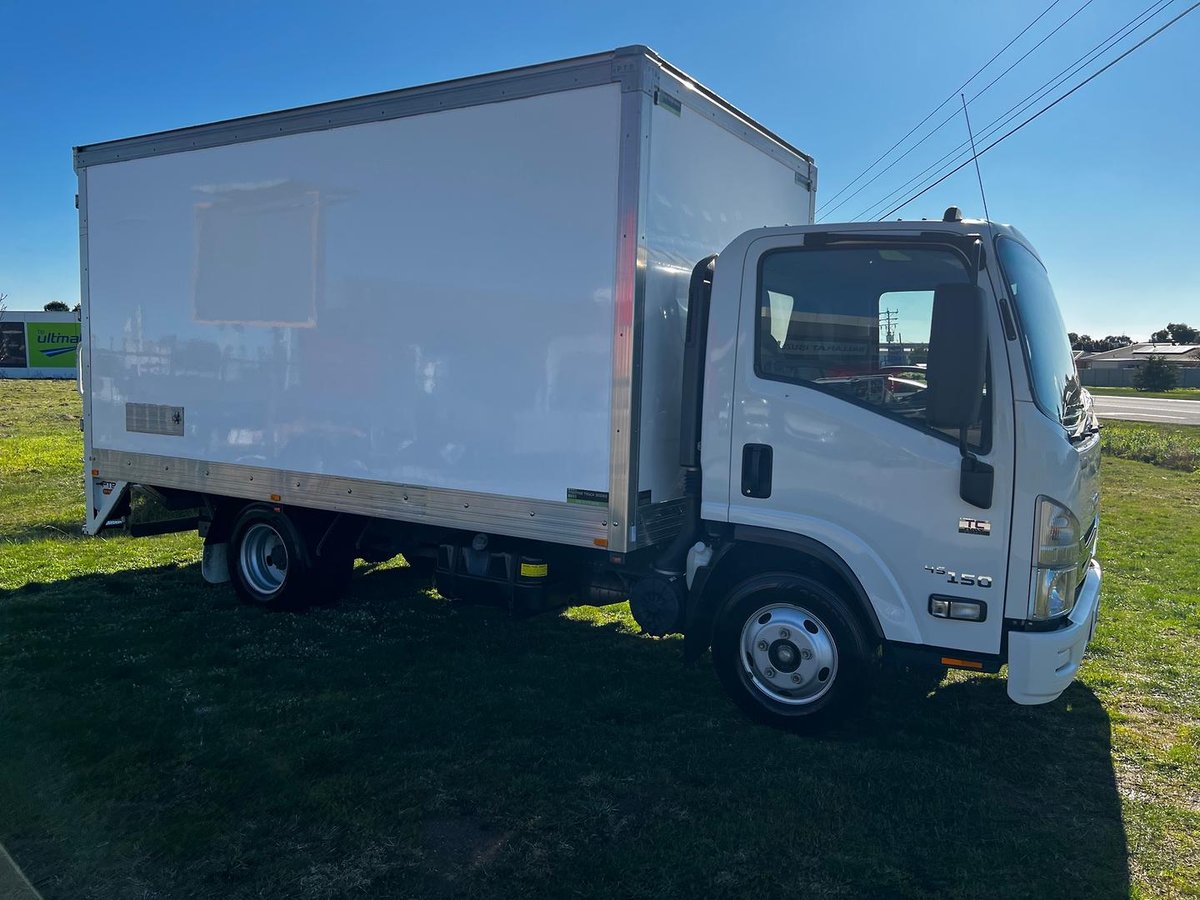 2021 Isuzu N Series NNR 45-150 Vanpack image 21