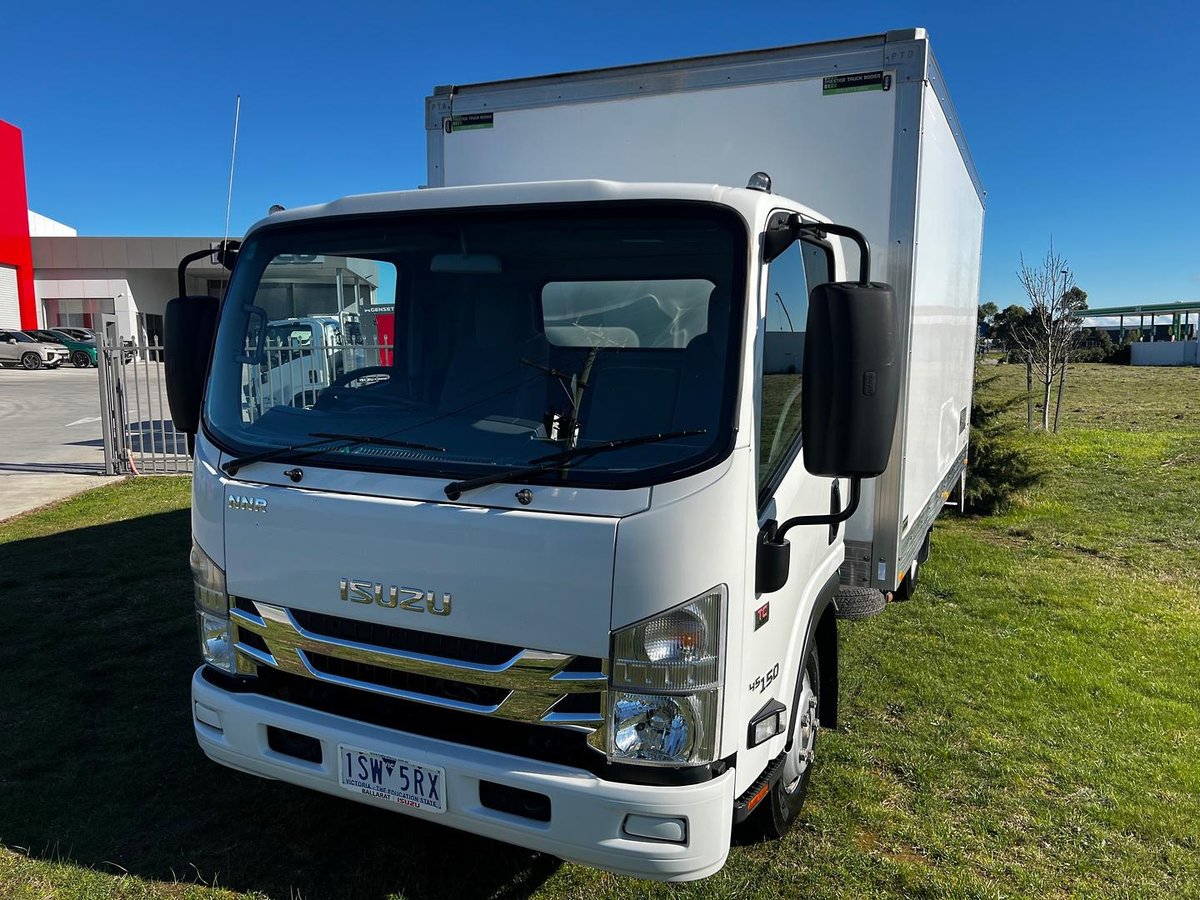 2021 Isuzu N Series NNR 45-150 Vanpack image 26