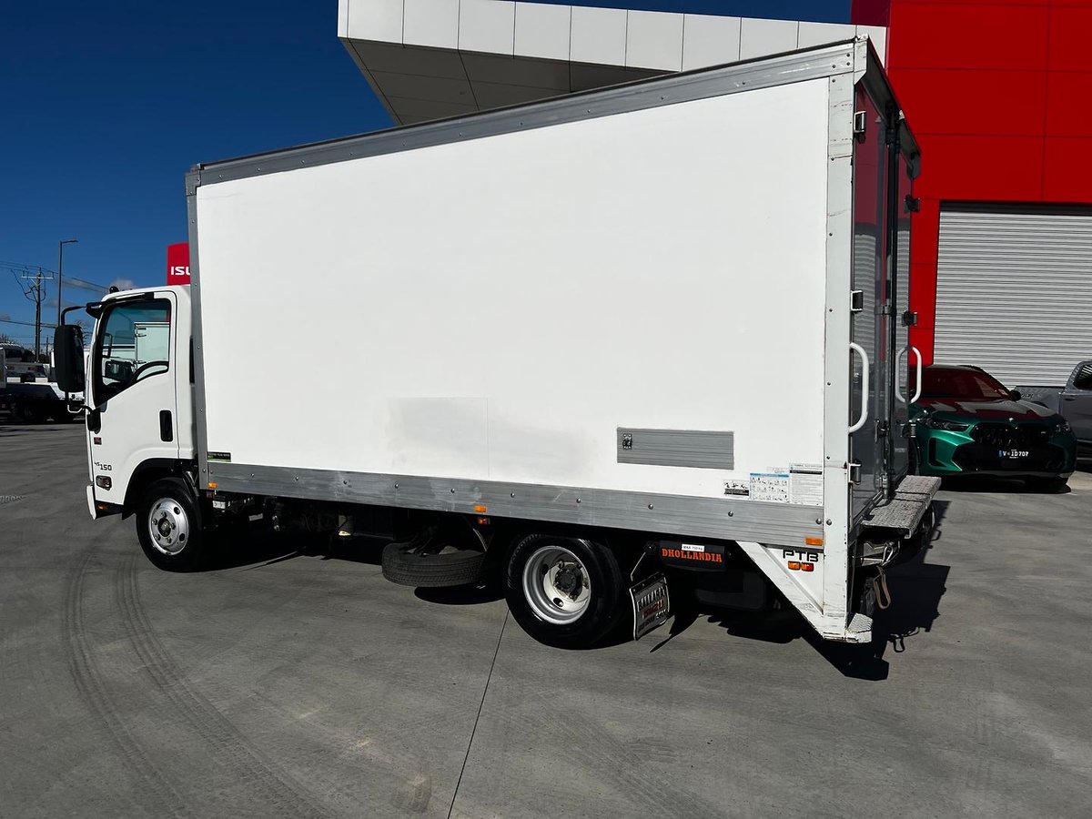 2021 Isuzu N Series NNR 45-150 Vanpack image 9