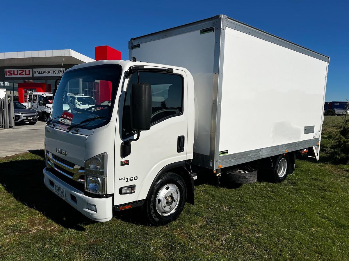 2021 Isuzu N Series NNR 45-150 Vanpack image 25