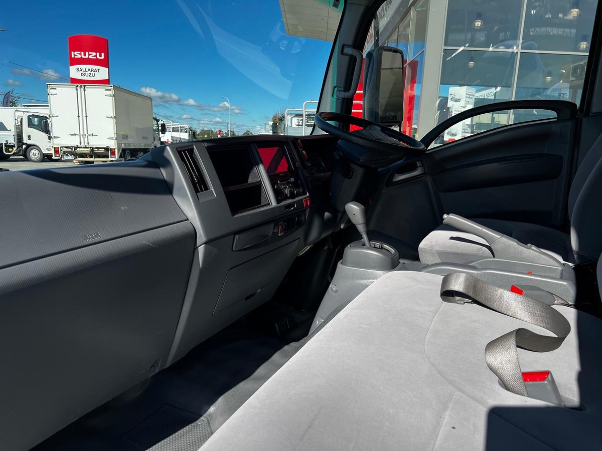 2021 Isuzu N Series Nnr 45-150 Vanpack image 13