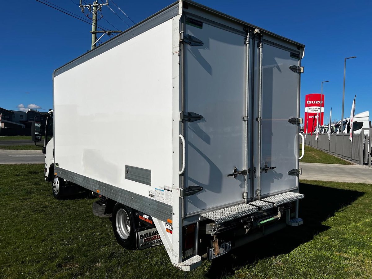 2021 Isuzu N Series Nnr 45-150 Vanpack image 26