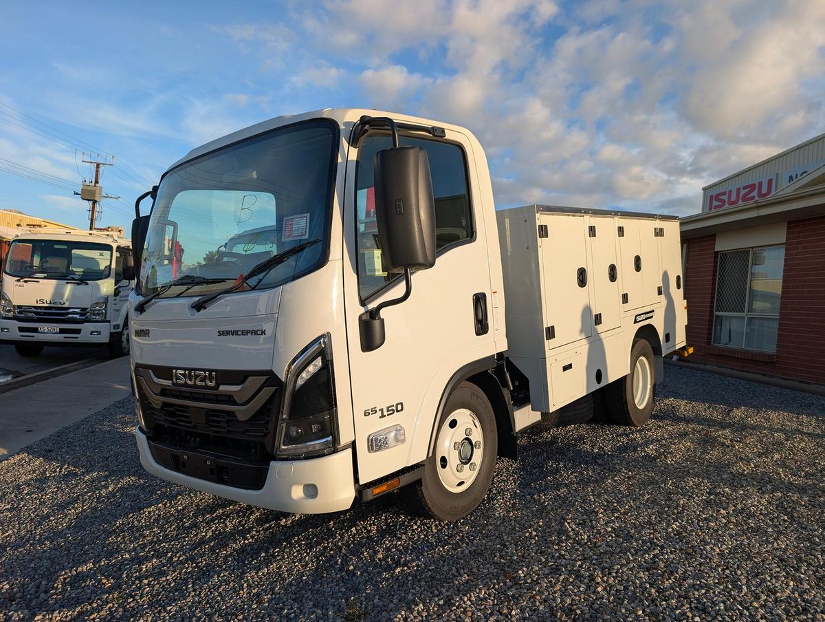 2026 Isuzu N Series image 8