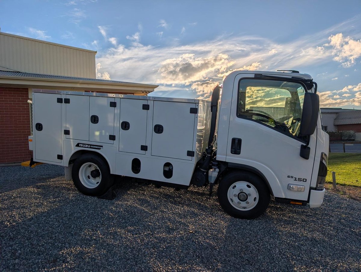 2026 Isuzu N Series image 2