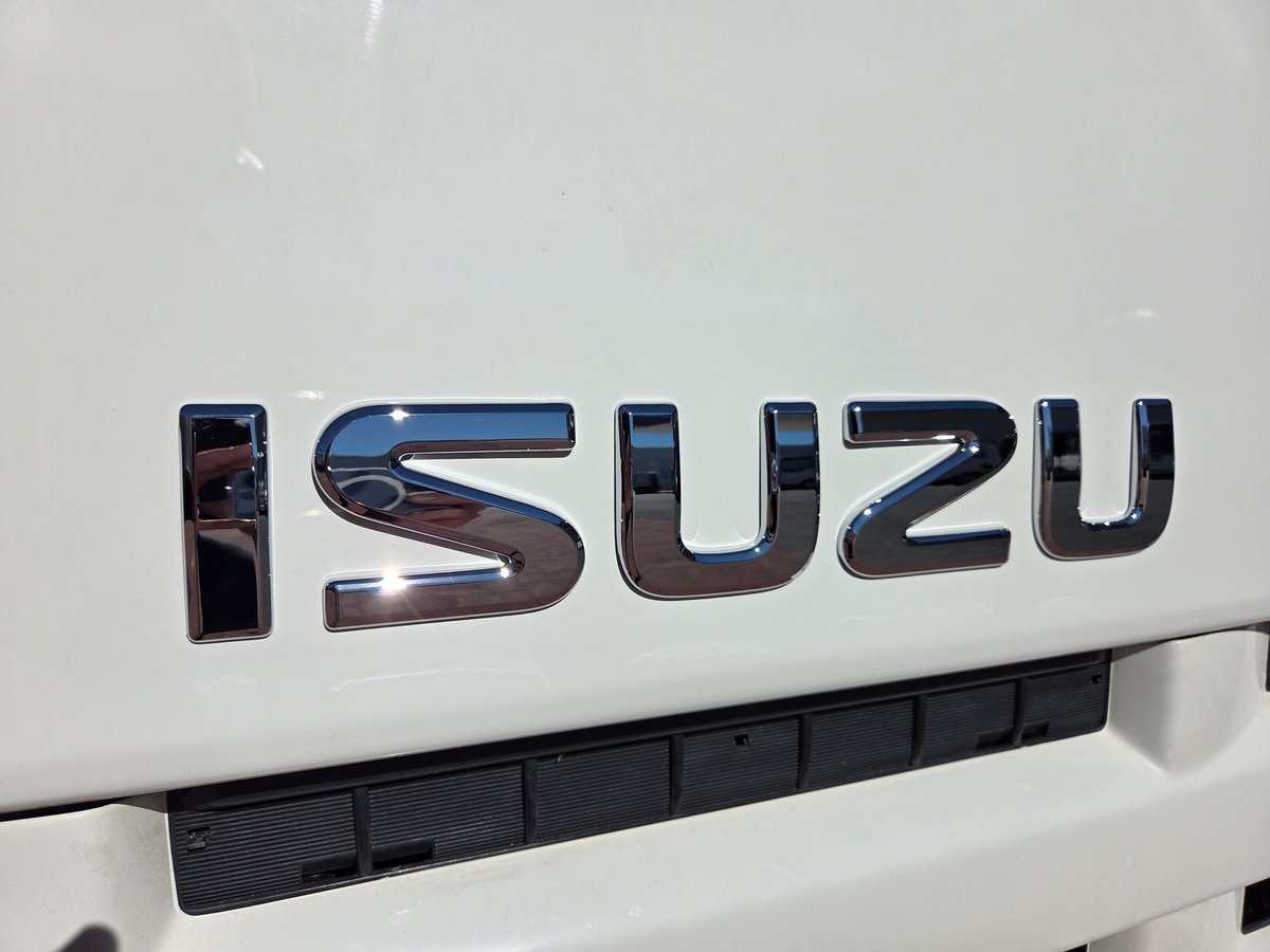 2014 Isuzu Trucks Nls 200 Awd Car License Service Body image 18