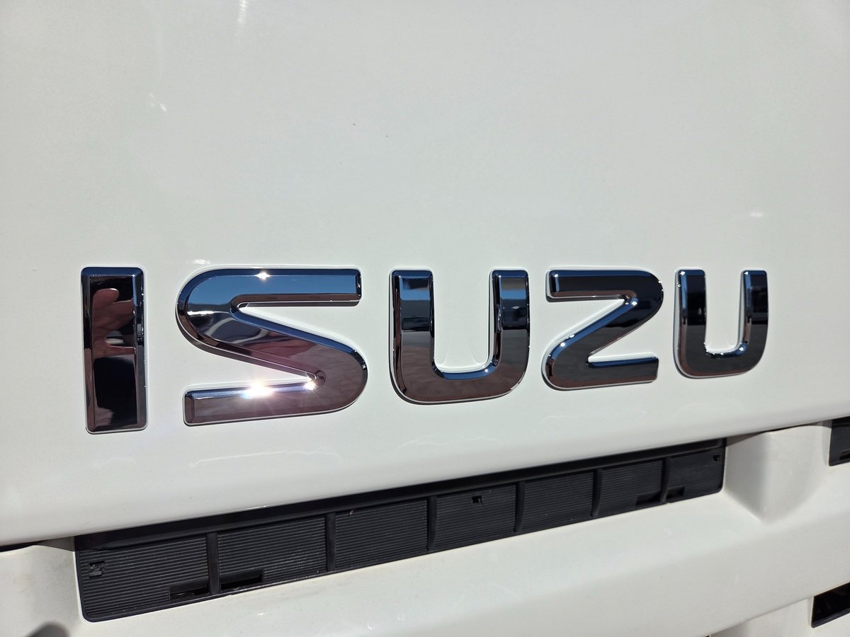 2014 Isuzu Trucks Nls 200 Awd Car License Service Body image 8